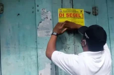 245 Los dan Kios Pedagang...