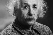 Ketika Einstein Bicara...