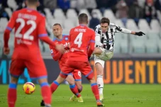 Juventus Ditahan Napoli,...