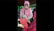 Viral, Ibu Muda Melahirkan...