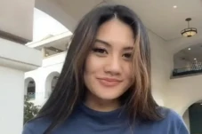 Wanita Cantik Ini Bikin...
