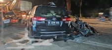 Tabrakan Maut Bus vs...