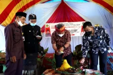 Bupati Lutim Paparkan...