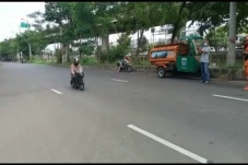 Pembalap Uji Coba Lintasan...