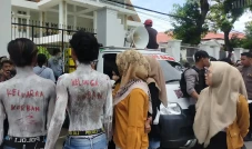 Desak Pelaku Pembunuhan...