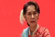 Hukuman Aung San Suu...