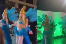 Heboh Penari Berpakaian...