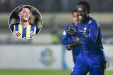 Mesut Ozil Main di Liga...