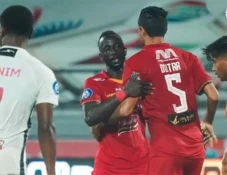 Hasil Persija vs Persipura:...