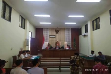 Gugatan Kepada Rais...