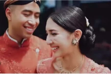 Vidi Aldiano dan Kekasih...