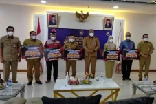 Pemkab Luwu Utara Terima...