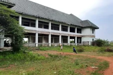 3 Gedung Kosong Angker...
