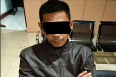 Tak Terima Anak Dipukul,...