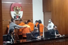 KPK Tetapkan Bupati...