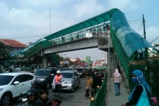 Rawan Copet, JPO Stasiun...