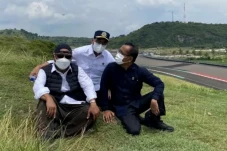 Potret 3 Menteri Ngemper...