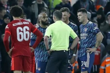 Hasil Liverpool vs Arsenal:...