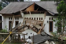 Efek Gempa Terkini Banten,...