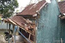 Gempa Susulan M5,7 Kembali...