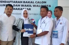 Jarang Aktif di Partai,...