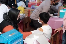 Vaksinasi Anak Usia...