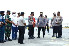 Tinjau Pelabuhan Benoa,...