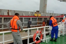 Bakamla Berikan Pertolongan...