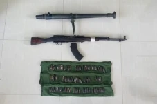 Warga Morowali Serahkan...