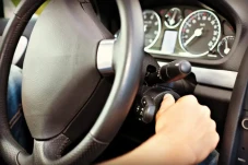 Apa Perlu Panaskan Mobil...