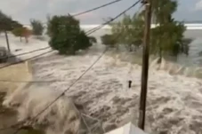 Tsunami Tonga Akan Capai...