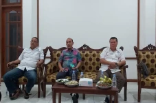 Tekan Harga Minyak Goreng,...