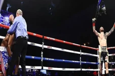 Joe Smith Pukul KO Musuhnya,...