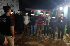 8 Pendaki Gunung Ciremai...