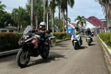 Touring Awal Tahun,...