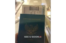 Terbang ke Korea Selatan,...