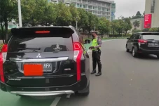 Terobos Ganjil Genap,...