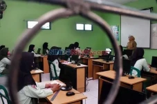 43 Sekolah Ditutup Akibat...