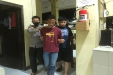 Pemuda Bejat Ini Cekik...
