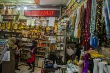 Sedihnya Pedagang Oleh-oleh...