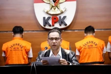 Adik Kandung Bupati...