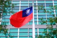 Taiwan Tangkis Tekanan...