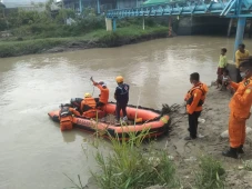 Berenang di Sungai Bedagai,...