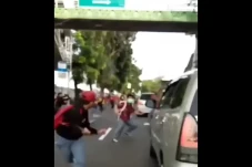 Tenteng Sajam, Puluhan...