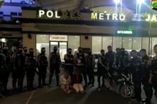 Tabrak Patroli Polisi,...