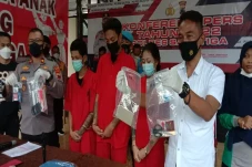 Kompak Edarkan Sabu,...