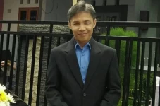 Gimik Berbahasa dan...