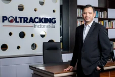 Lembaga Survei Poltracking...