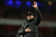 Salah dan Mane Absen,...