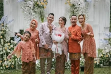 Assyifa Nuraini Adik...
